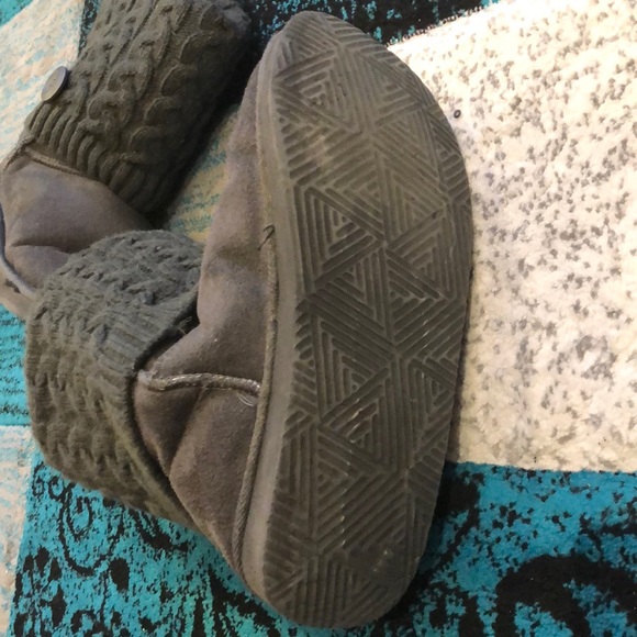 Cozy Fall boots - Picture 2 of 2